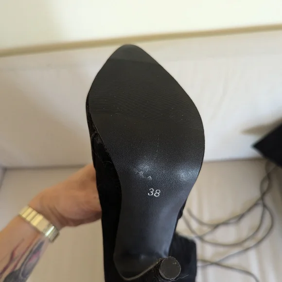 Black Over-the-Knee Lace-Up Boots - Picture 4 of 7